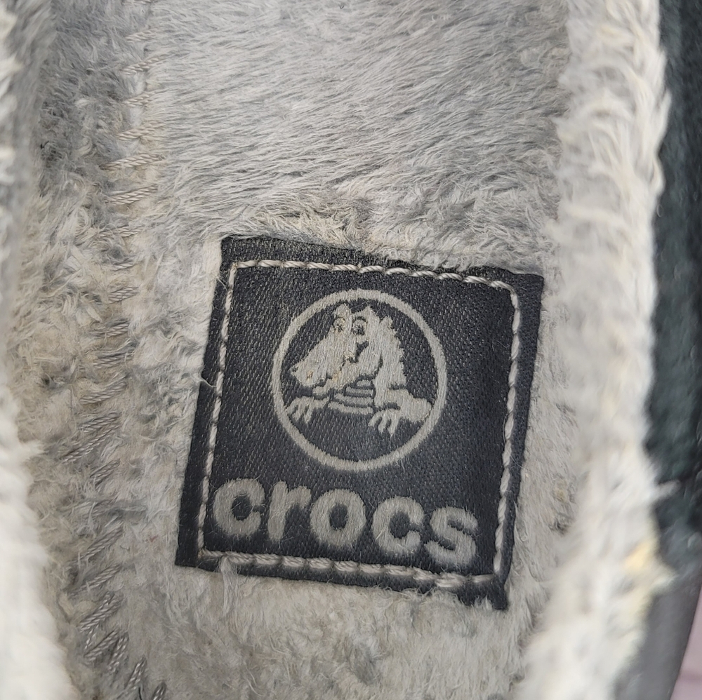 Crocs Mammoth Winter Ballet Flats in black suede. - Picture 11 of 11